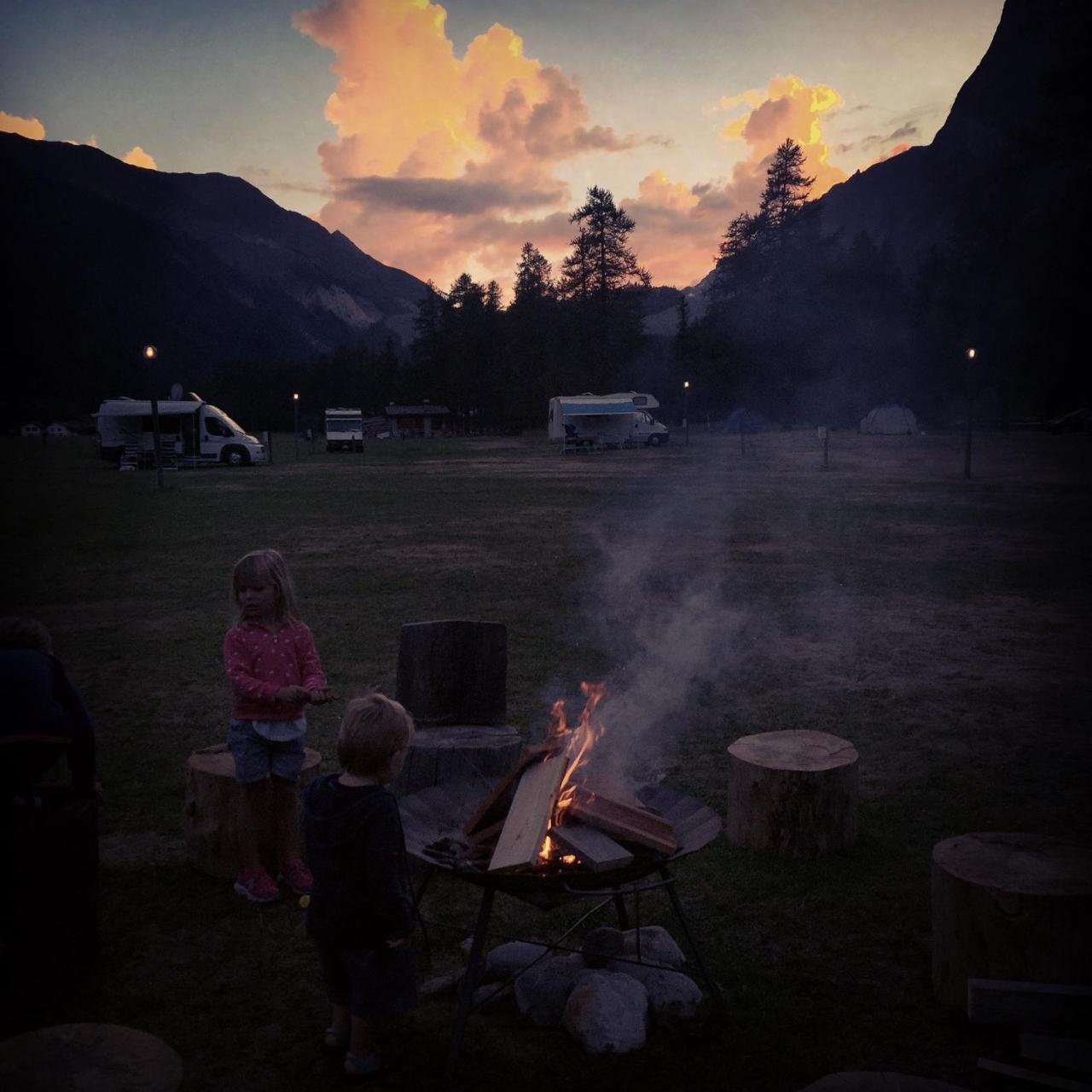 Hobo Camping Курмайор Экстерьер фото